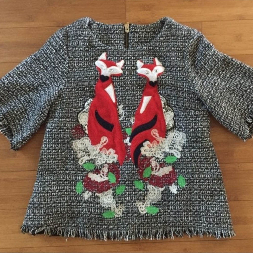 Gray Tweed Top w/ Applique Detail Red Foxes Women's Size XS/S